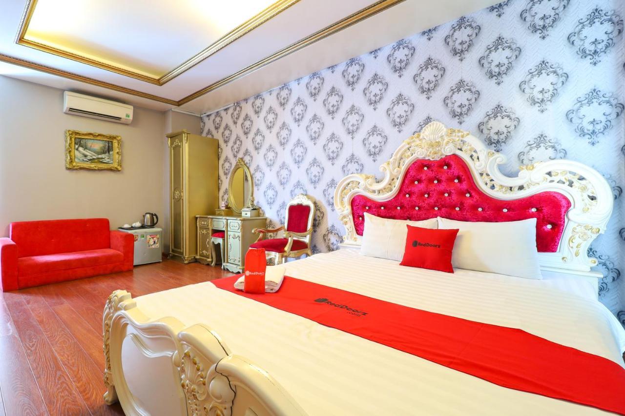 Готель Reddoorz Bui Vien Walking Street Хошимін Екстер'єр фото
